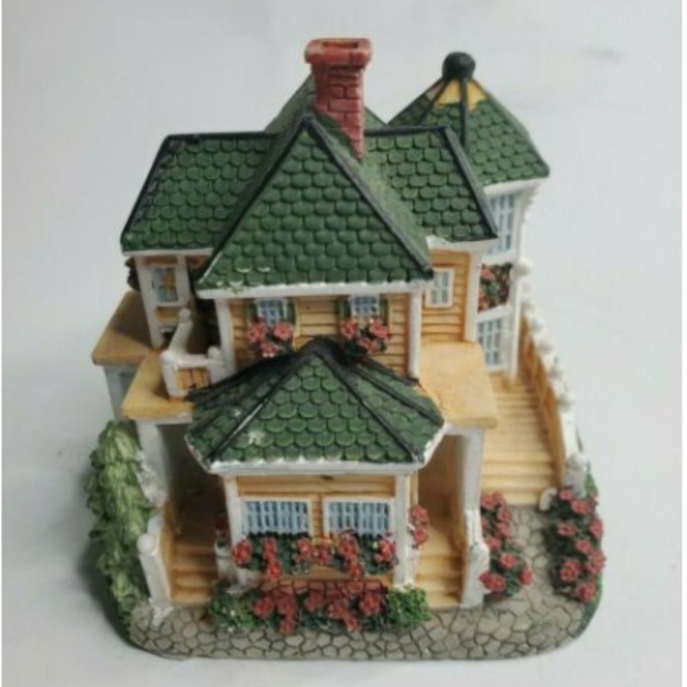 1999 Int'l Res Serv Inc Gadiel Home